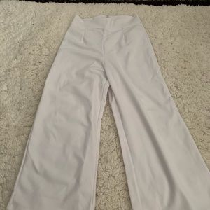 White Capri flowy pants